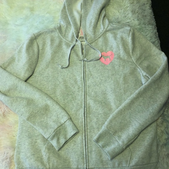 SOLD❌vs pink gorgeous set large!Price is firm NO Offers or reduced shipping! - Picture 5 of 12